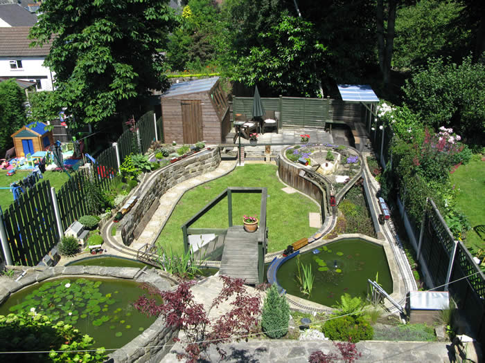 Moss Valley and Lakeside