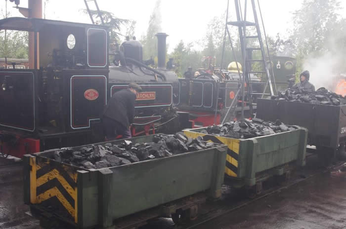 Loading up at Statfold Barn