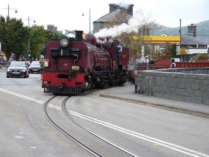 Garratt crossing Harbour Bridge