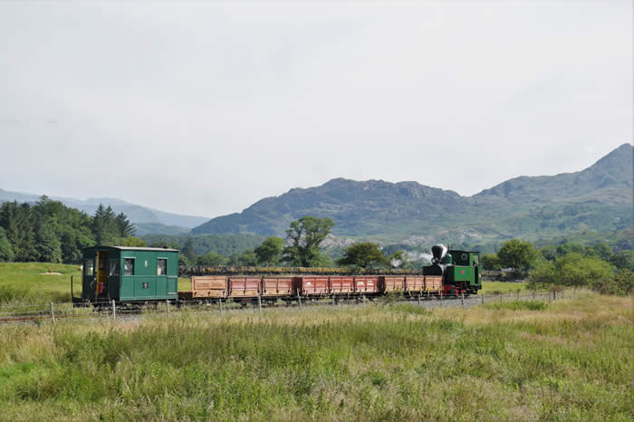 Chaka's Kraal No6 : Hunslet 2075 of 1940
