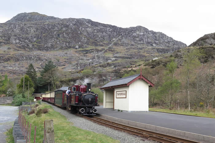 Merddin Emrys on service train at Tanygrisiau