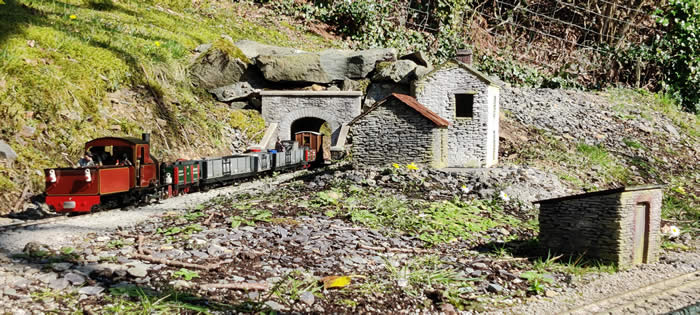 Yvonne steams on the Wigfa & Llanrwst Light Railway